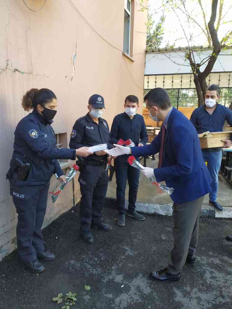 Eğil Kaymakamı ve Belediye Başkan Vekili İdris Arslan Polis haftasını kutladı