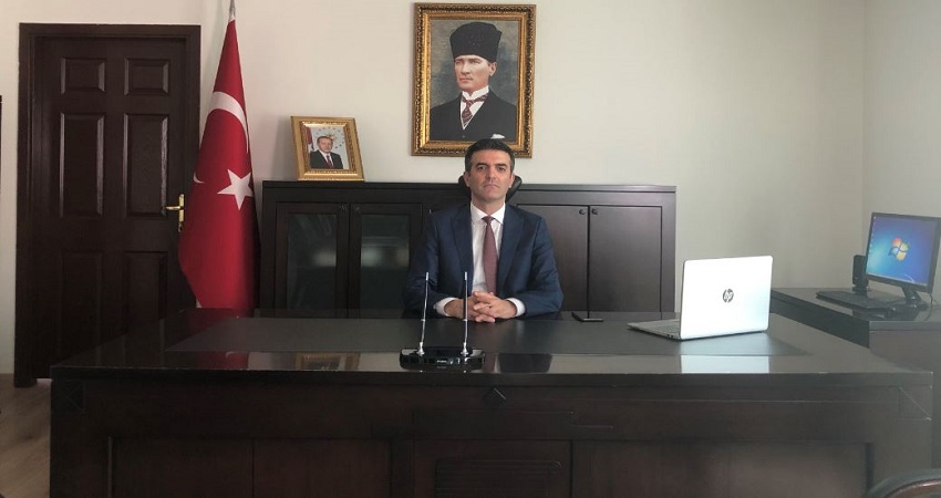 Eğil Belediyesi atık malzemelerden sokak hayvanları için kışlık barınak yaptı