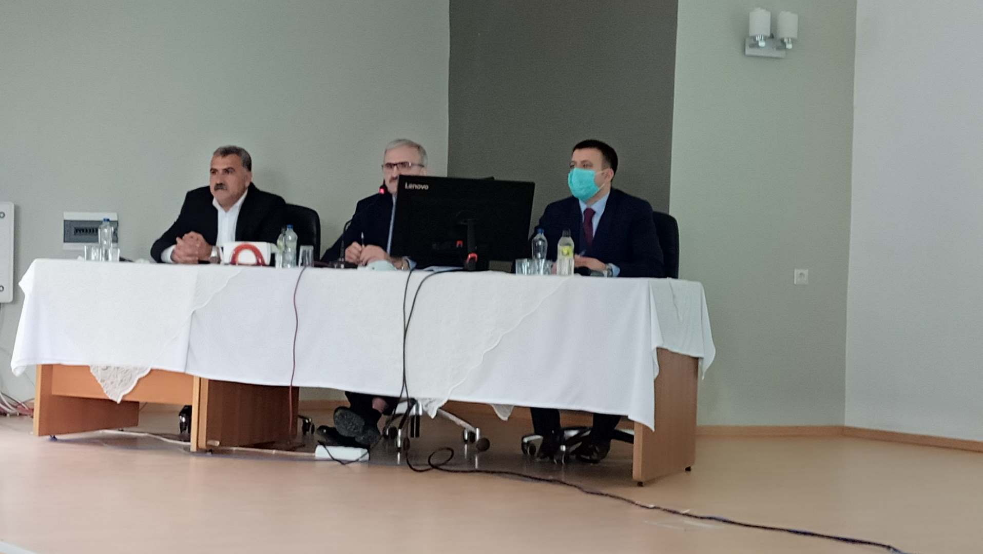 Vali Karaloğlu Dicle İlçesinde değerlendirme toplantısı yaptı