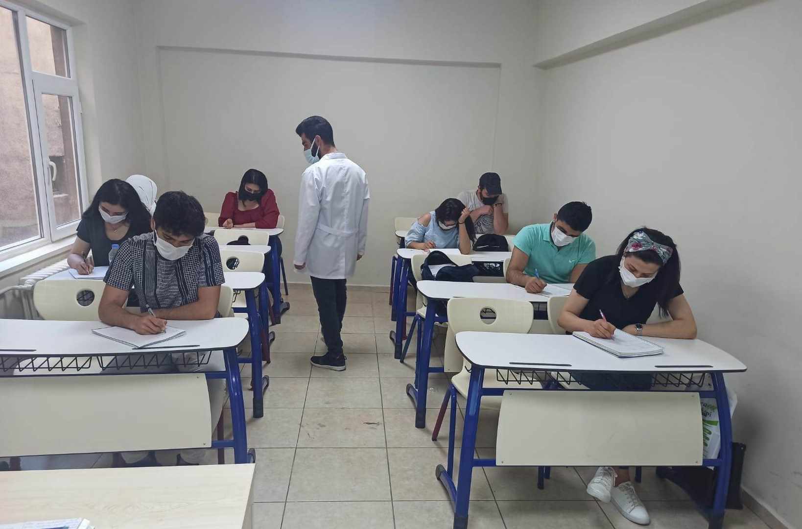 AKADEMİ LİSE VE BİLGİ EVLERİNDE YÜZ YÜZE EĞİTİMLER BAŞLADI