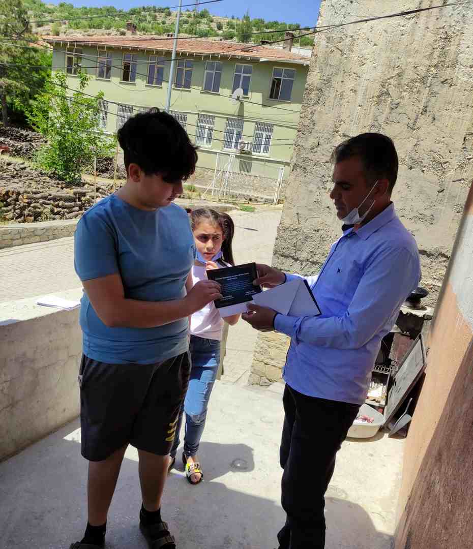 TÜGVA VE UID BAYRAMDA DİCLELİ ÇOCUKLARI SEVİNDİRDİ