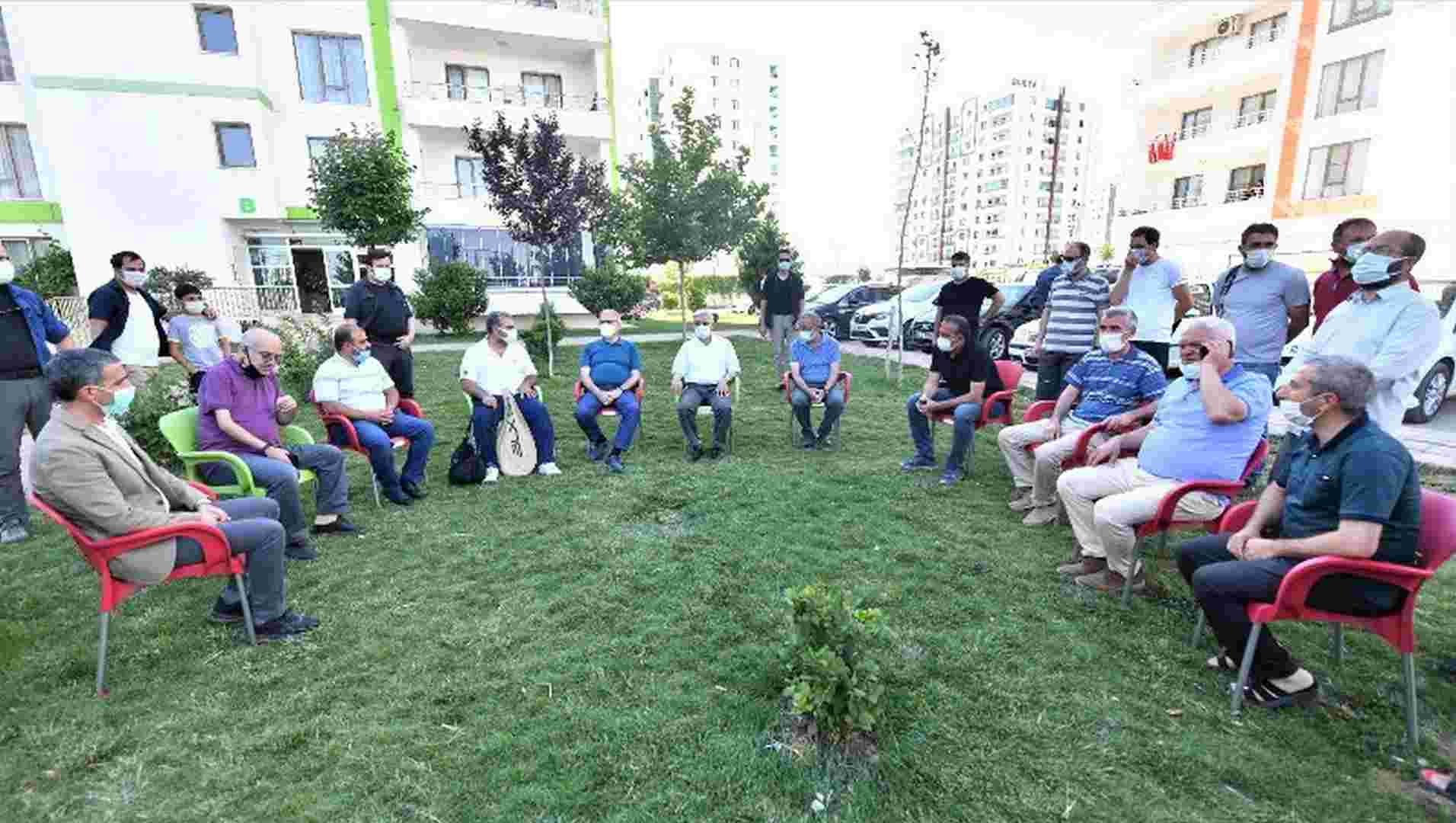 VALİ KARALOĞLU VATANDAŞLARLA SOHBET ETTİ