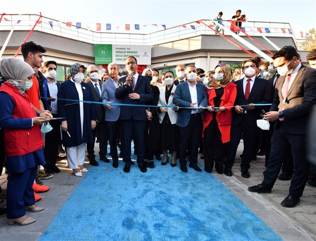 BAKAN KASAPOĞLU: “YARININ TÜRKİYE’SİNİ GENÇLER YÖNETECEK”