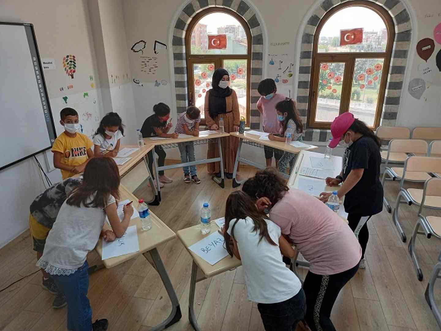 ÖĞRENCİLER İSTASYON TEKNİĞİYLE ÖZGÜN BECERİLERİNİ ORTAYA KOYDU