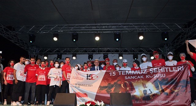 DİYARBAKIR’DA 15 TEMMUZ COŞKUYLA KUTLANDI