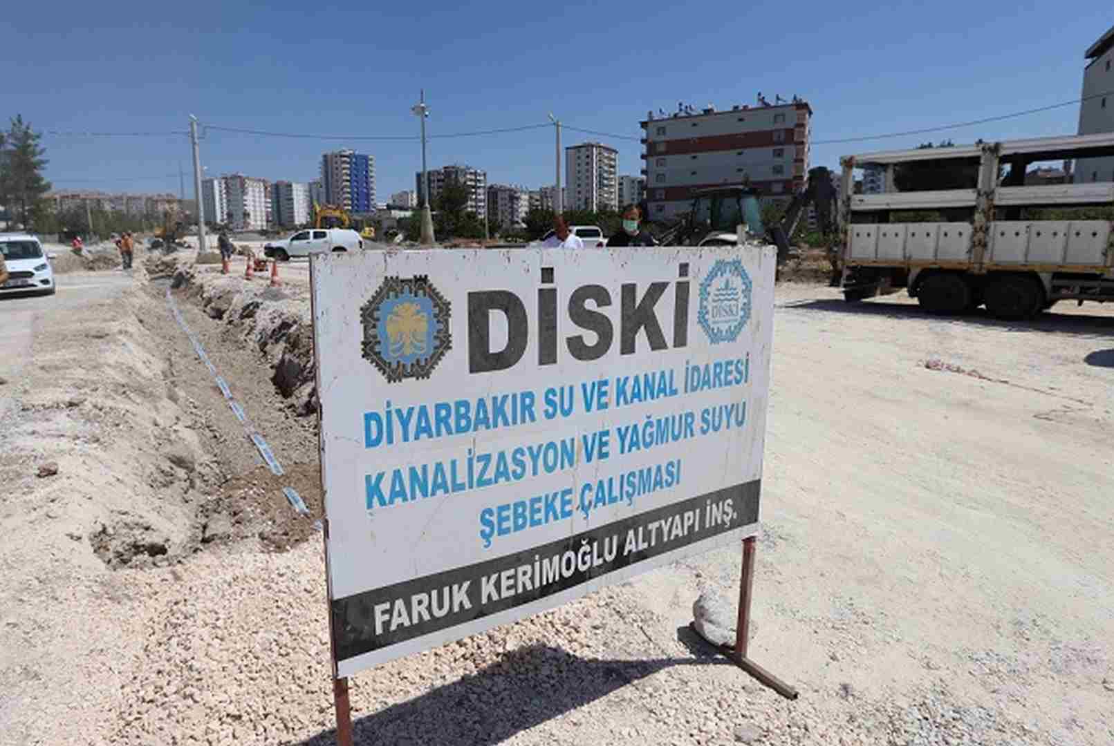 Leyla Kasım Caddesi-Şanlıurfa Yolu kesişiminde altyapı çalışmaları devam ediyor