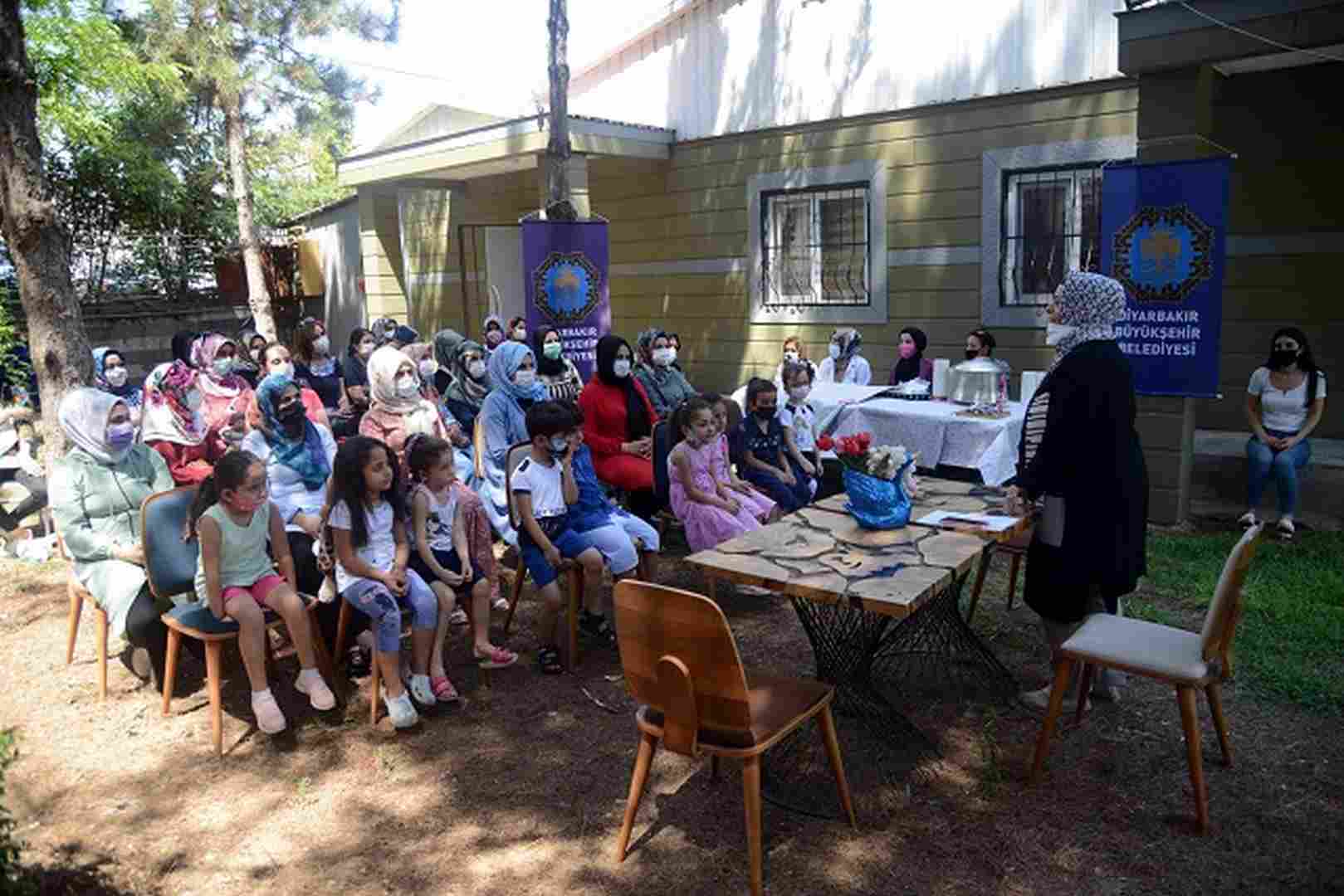 DBB kadınlara aşure ikram etti