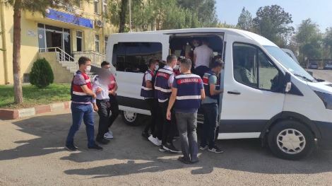 JANDARMA SİİRT’TEKİ OLAYIN FAİLLERİNİ DİYARBAKIR’DA YAKALADI