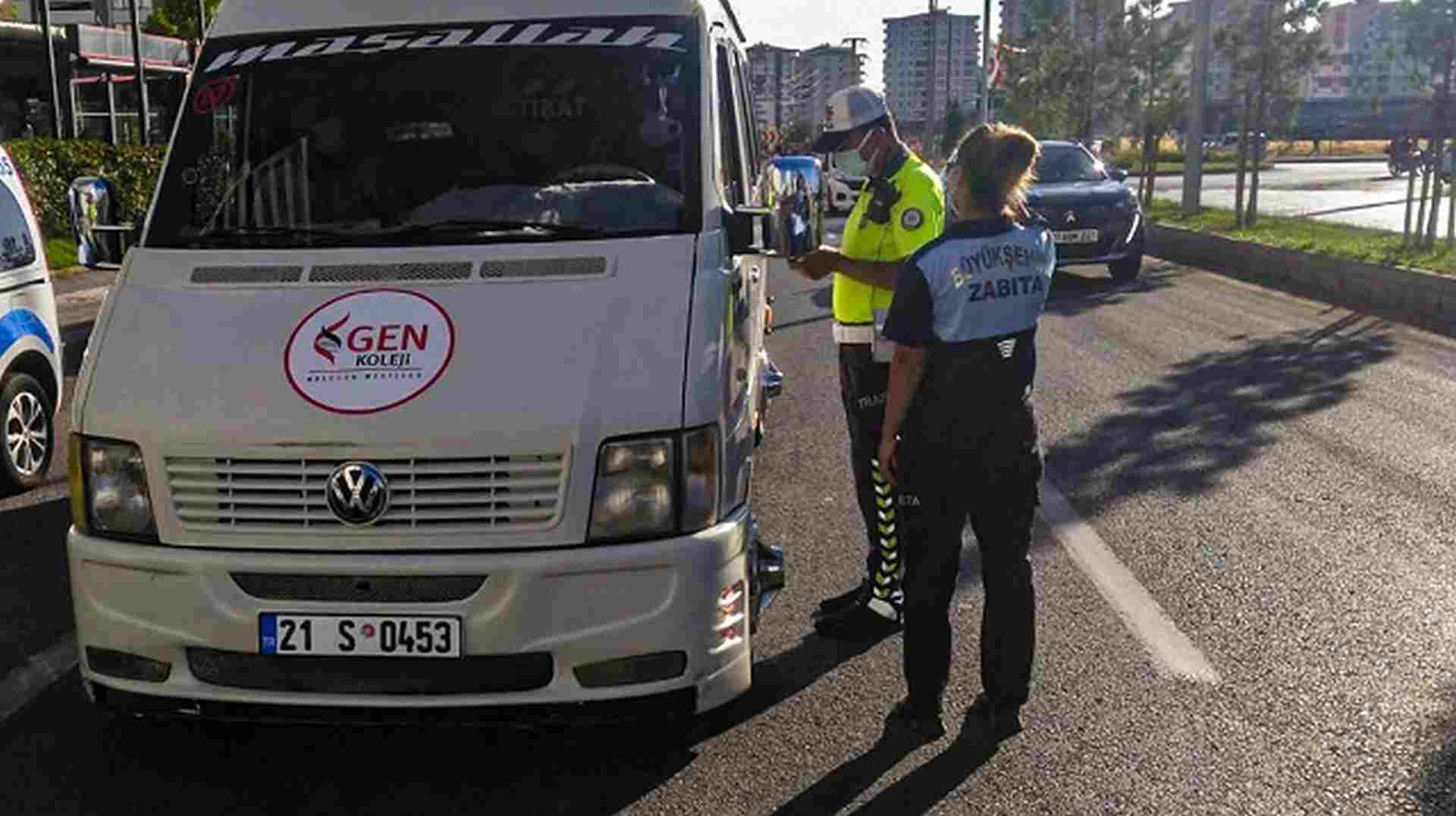 Zabıta ekiplerinden okul servis araçları denetimi