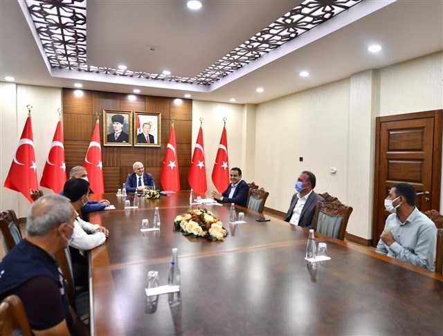 Vali Karaloğlu Sinop Sel Felaketine Yardıma Giden Ekibi Kabul Etti