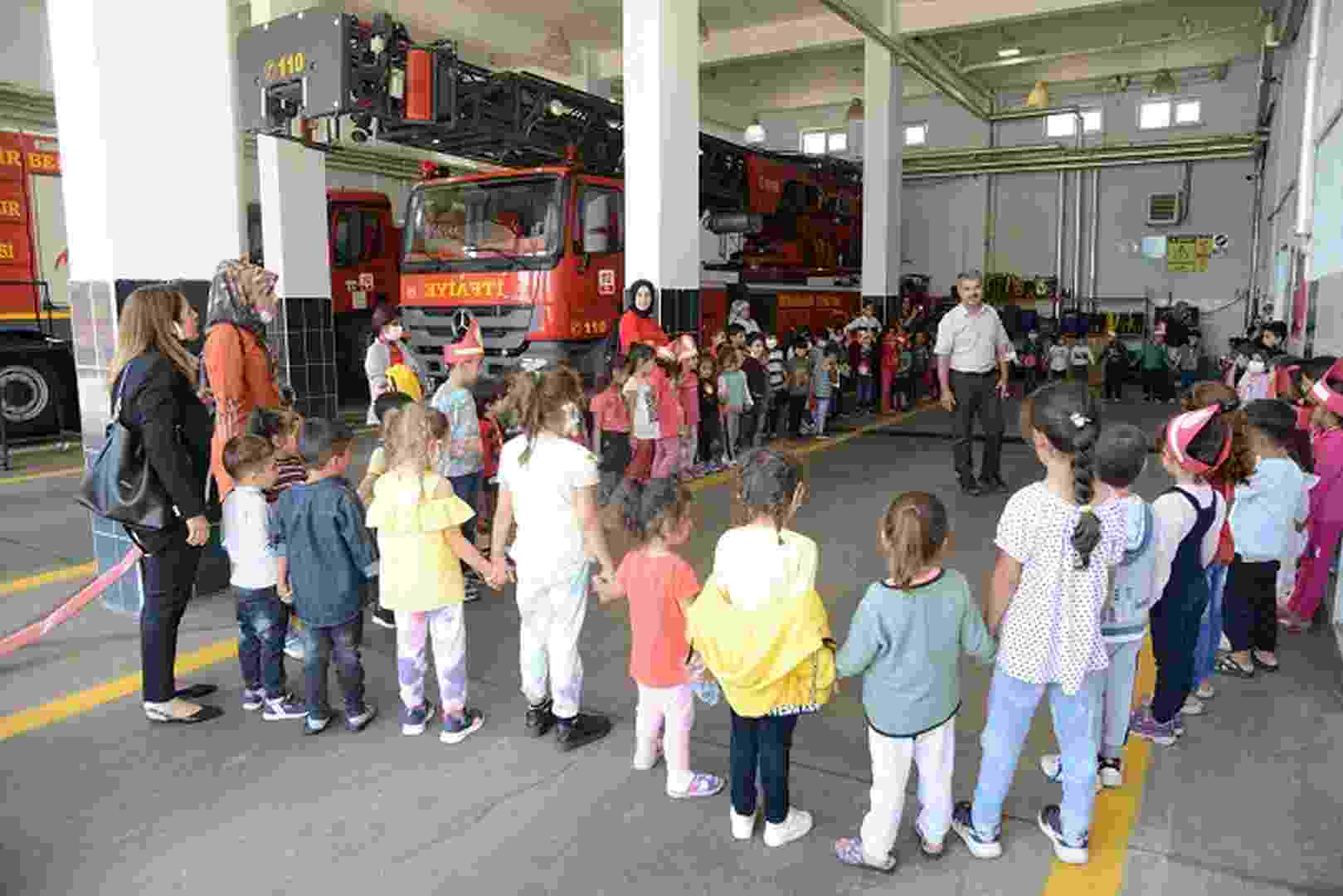 DBB’den miniklere itfaiye eğitimi