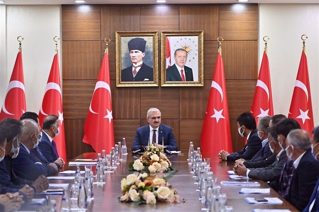 Vali Karaloğlu : “Vatandaşımızın emrindeyiz, hizmetindeyiz”