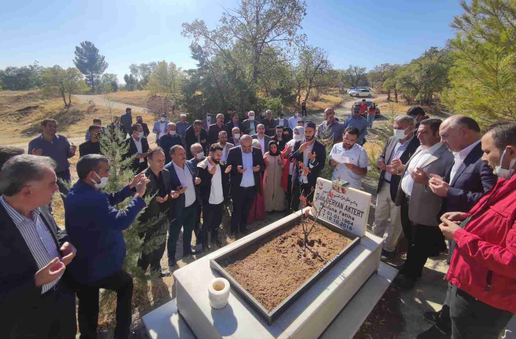 PKK’lı teröristlerin şehit ettiği AK Parti Dicle İlçe Başkanı Deryan Aktert  anıldı