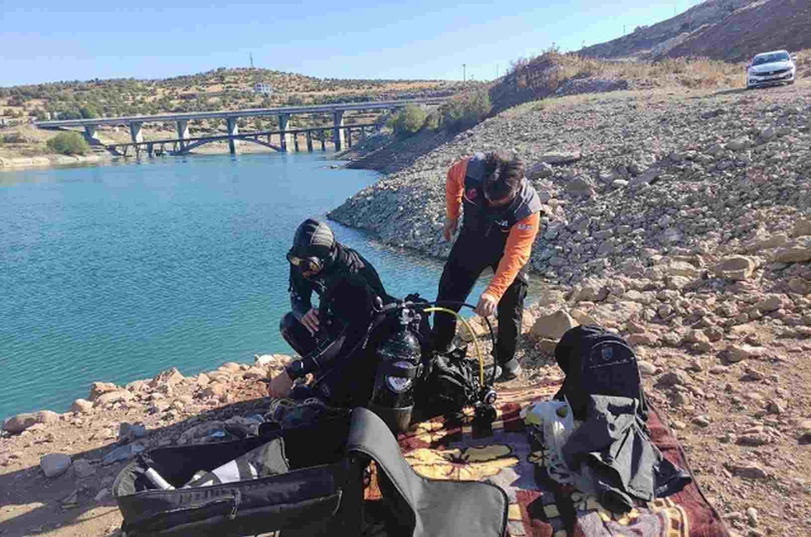 Balıkadamlar pompa istasyonunun temizlik ve bakımını yaptı