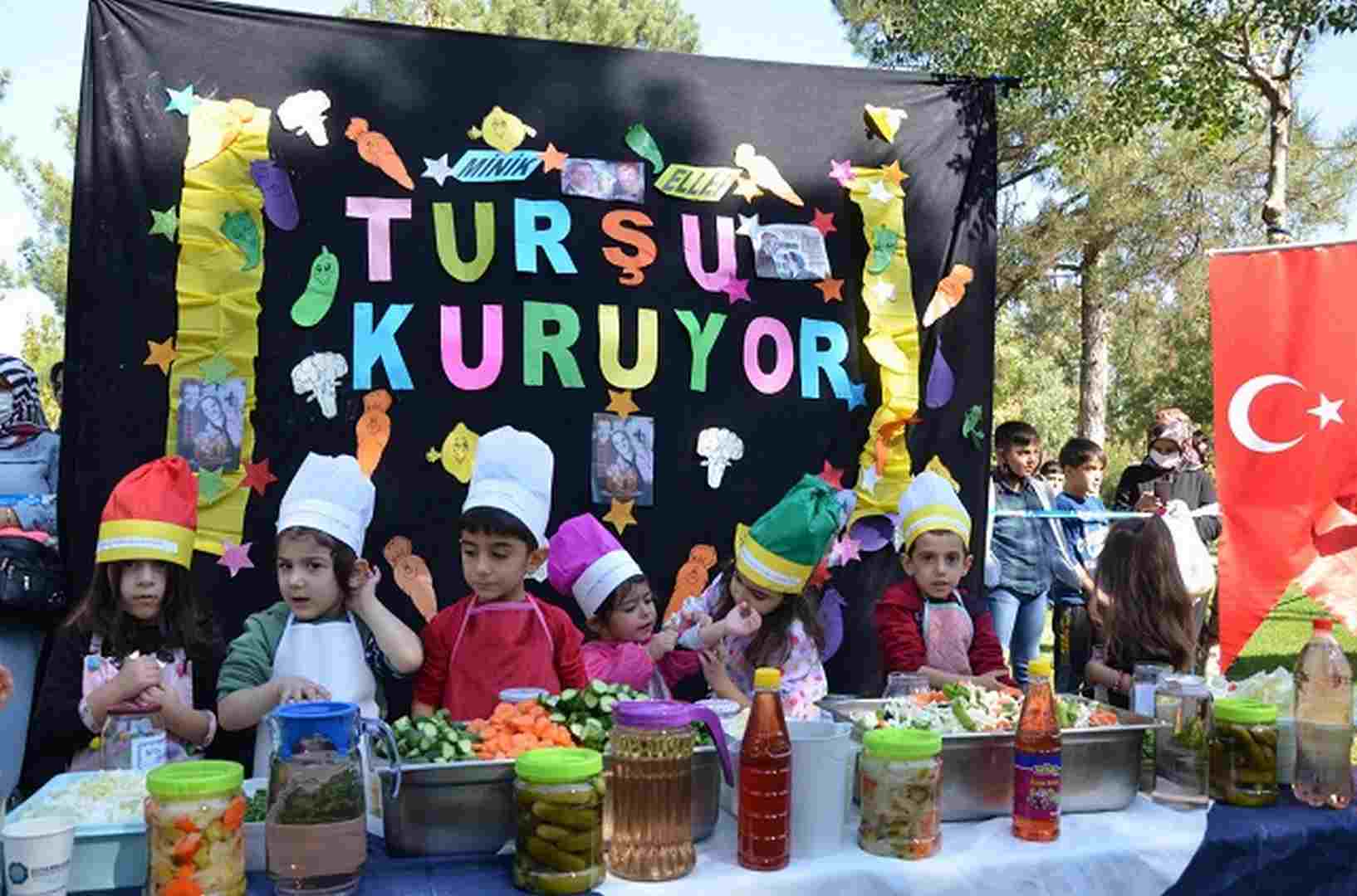 Minik eller turşu kurdu