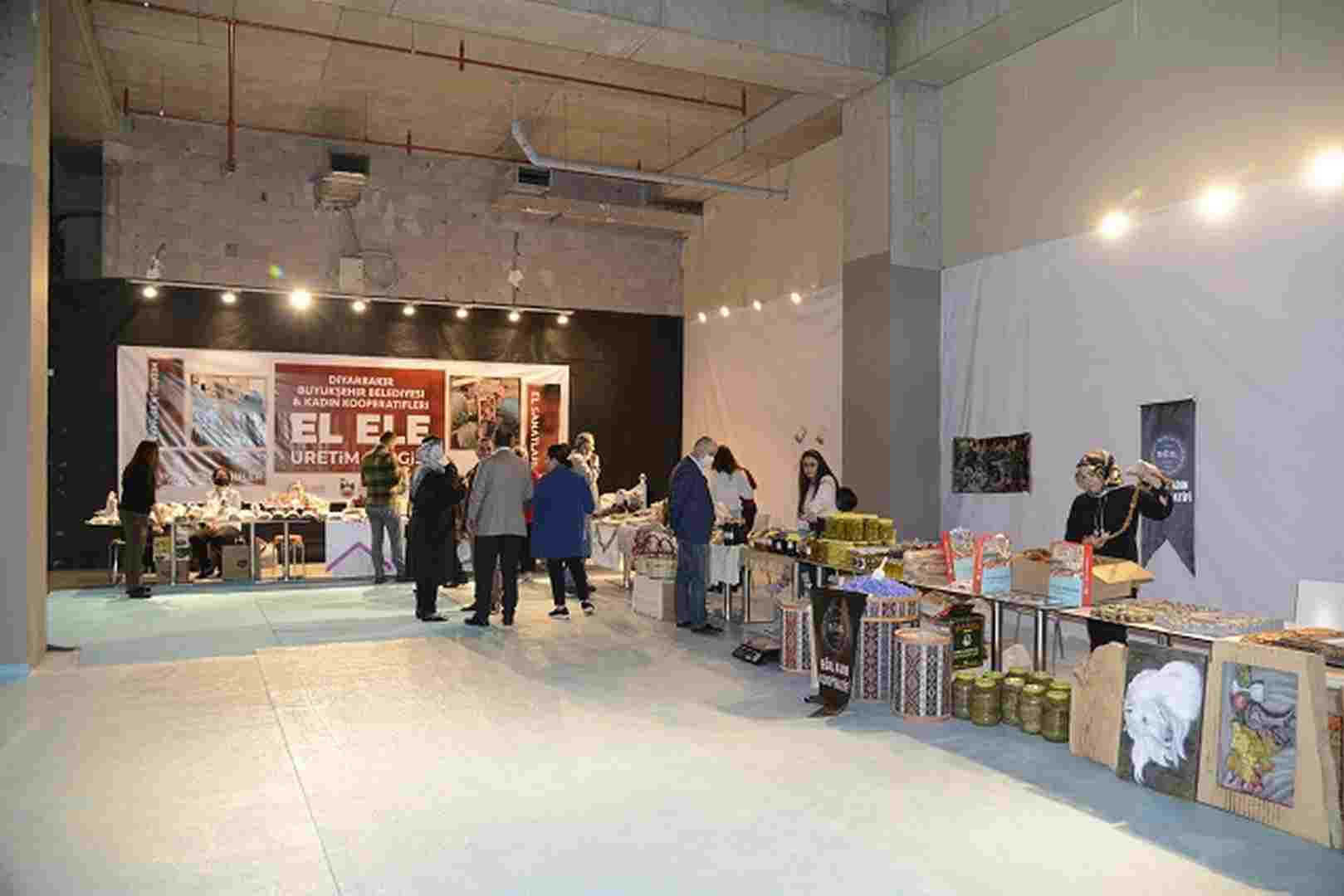 Kadın kooperatifleri ürünlerini sergiledi