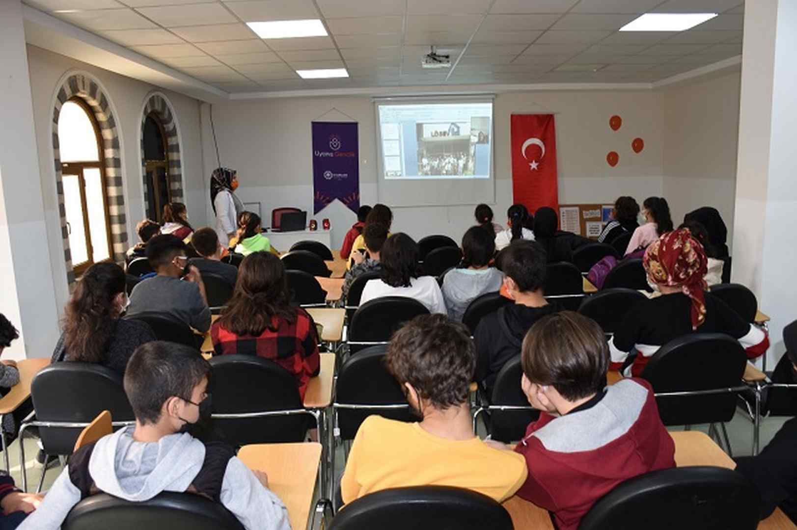 Uyanış Gençlik Lösemili Çocuklar Haftası’nı unutmadı