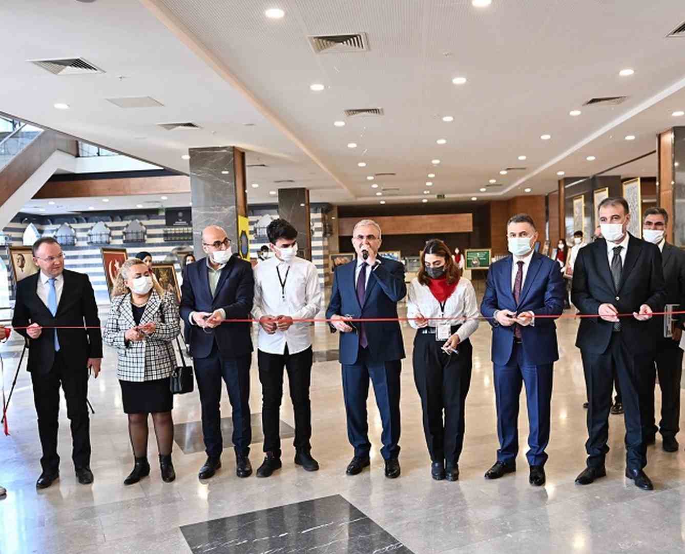 Karaloğlu “10 Kıta Bir Resim Bu Vatan İlelebet Bizim” resim sergisini açtı