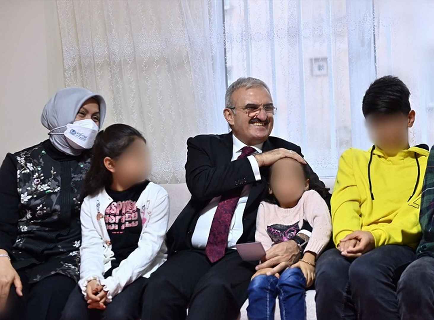 Karaloğlu ailesi yetim ailelerini ziyarete devam ediyor