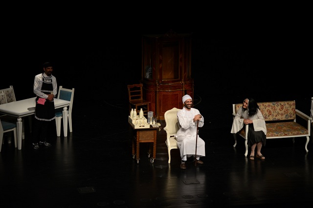 Zazaca “Niwêş Niwêşi” oyunu tiyatroseverlerle buluştu