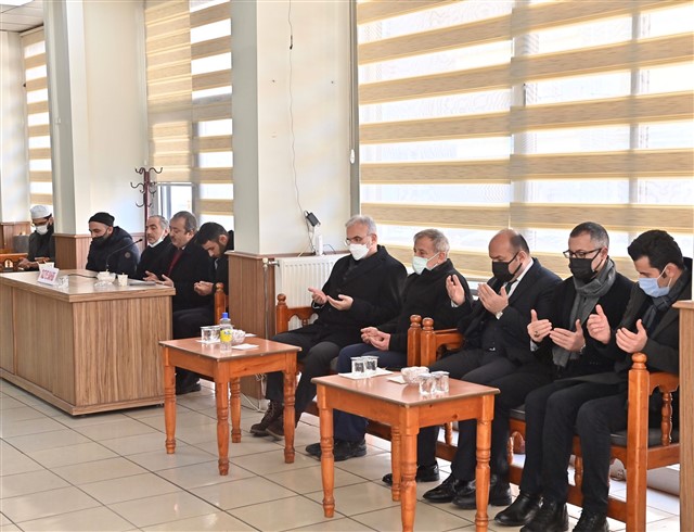 Vali Karaloğlu’ndan Kent ailesine taziye ziyareti