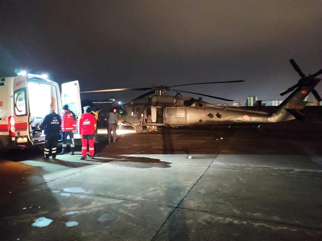 Yeni doğum yapan anne ve bebeği için ekipler seferber oldu