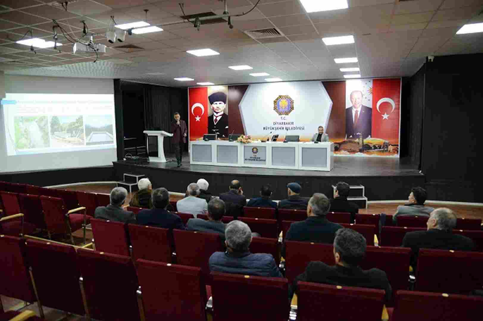 Kayapınar mahalle muhtarlarıyla istişare toplantısı düzenlendi