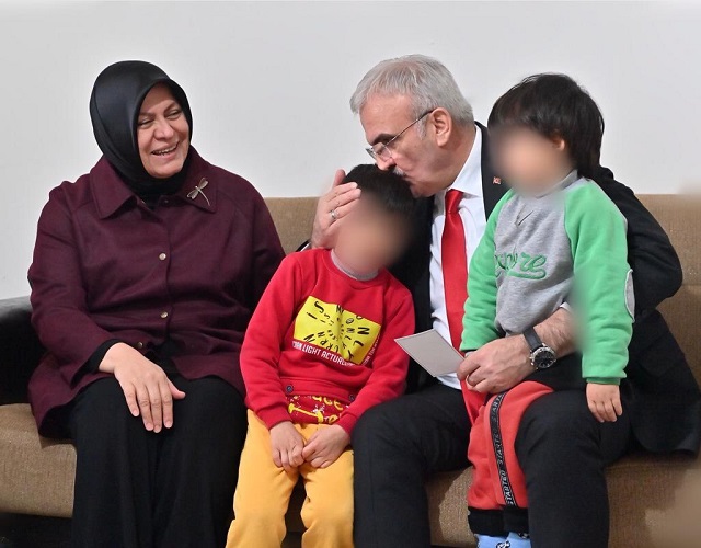 Karaloğlu ailesi yetim ailelerini ziyarete devam ediyor