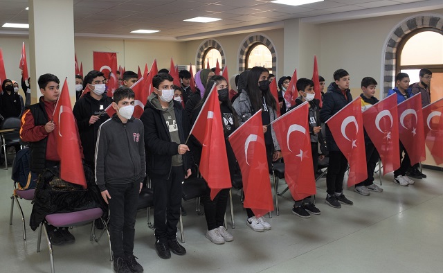 Diyarbakırlı öğrenciler Çanakkale Şehitlerini andı