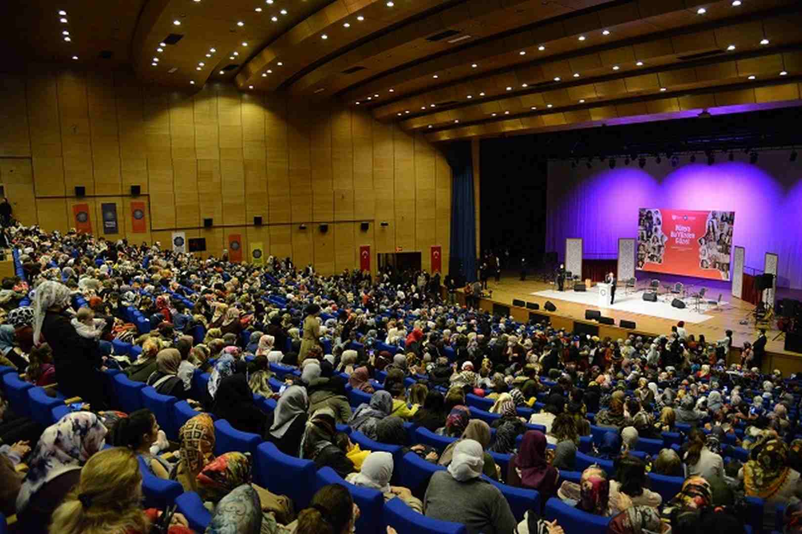 Vali Karaloğlu: “Kadınlarımızın emrindeyiz”