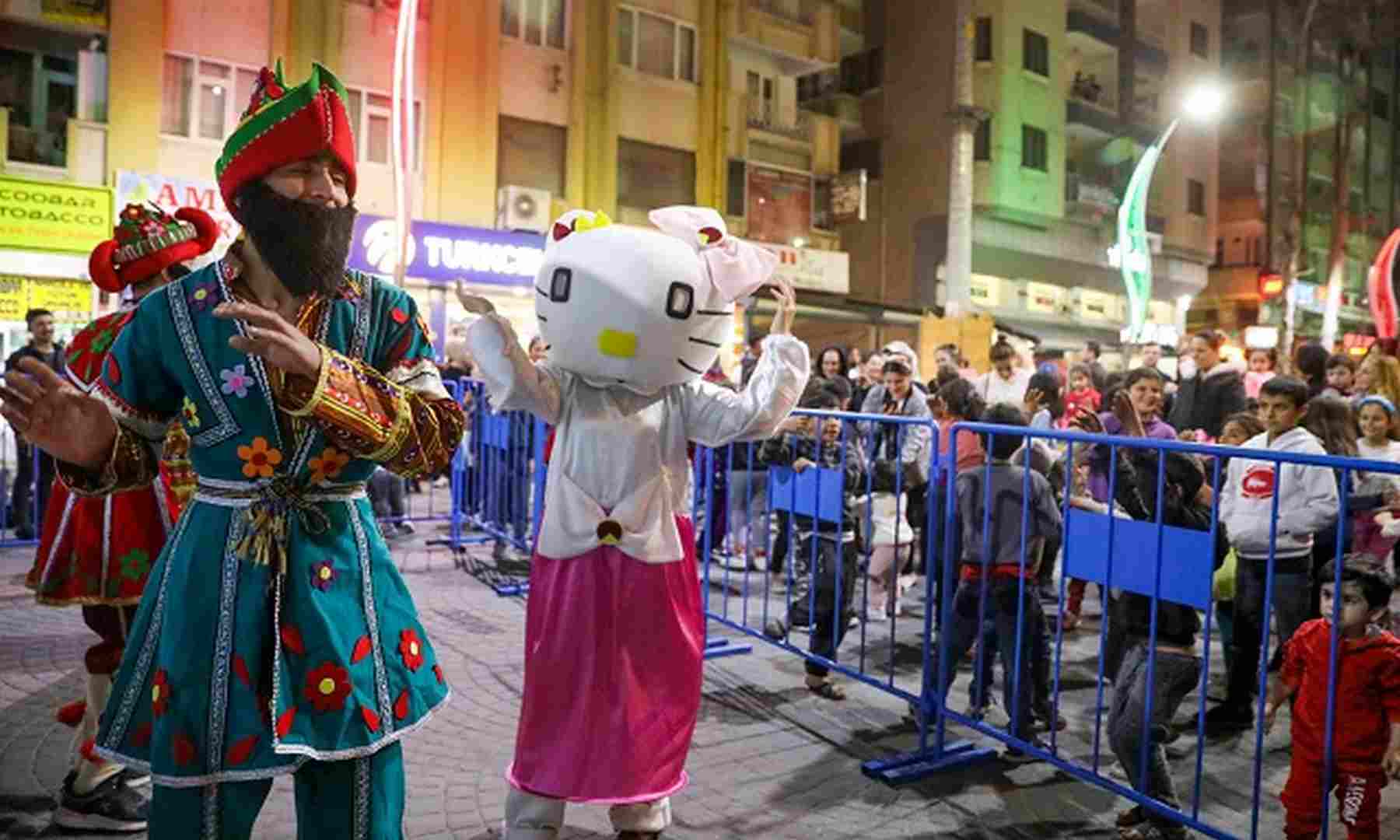 Ramazan coşkusu gezici otobüsle Diyarbakır sokaklarında