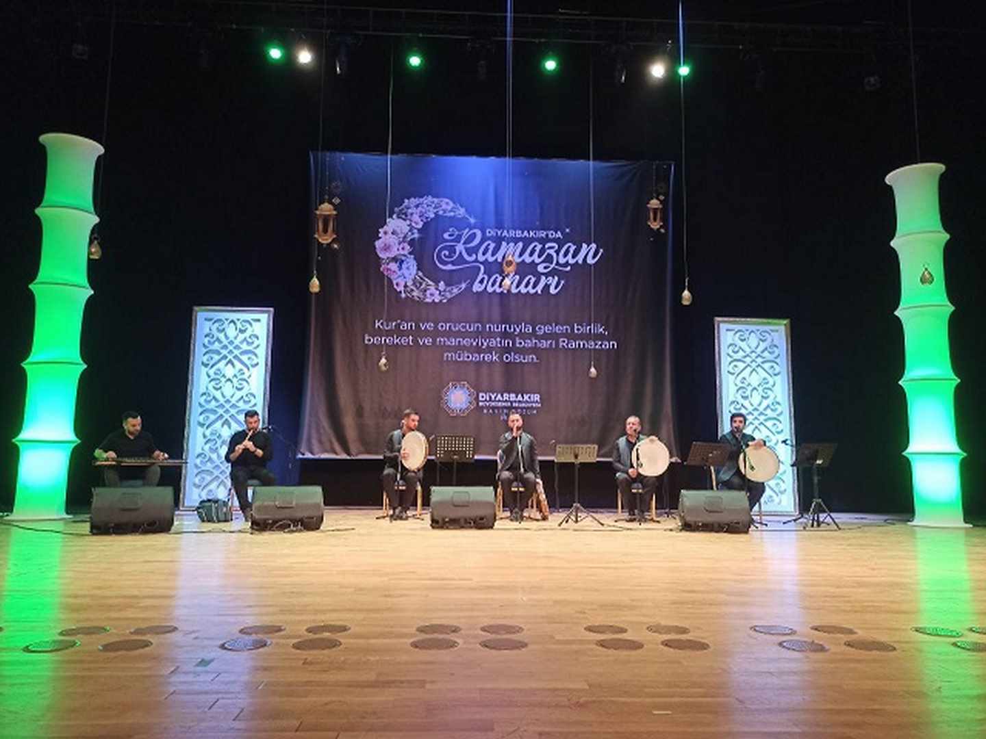 Grup Ravza Diyarbakırlılar için sevilen ilahileri seslendirdi