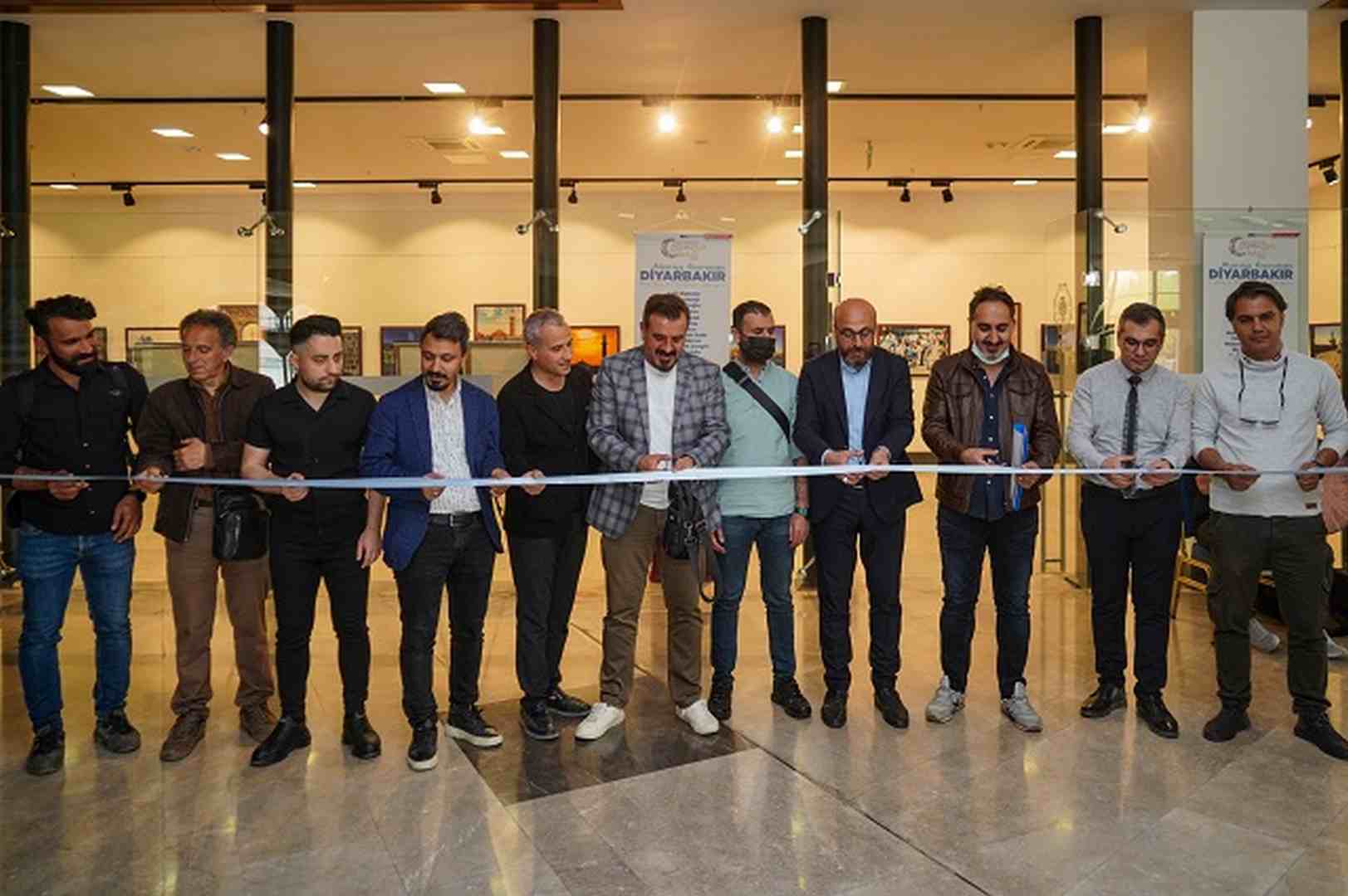 “Maneviyat Penceresinden Diyarbakır” fotoğraf sergisi açıldı