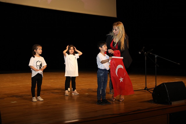 Çocuklar 23 Nisan’ı kutladı