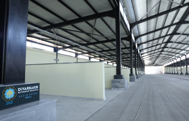 Diyarbakır’ın ilk kapalı semt pazarında çalışmalarda sona gelindi