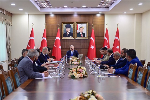 Diyarbakır’da göç ve göçmen sorunları masaya yatırıldı