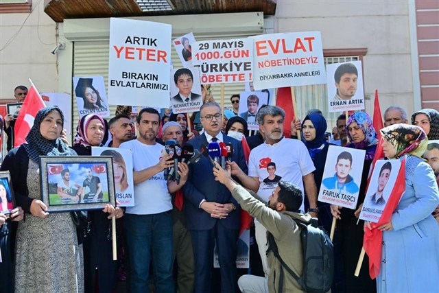 Vali Su’dan ‘Diyarbakır Anneleri’ne ziyaret