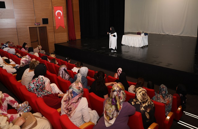 Kadınlara “Manevi Rehberlik” semineri