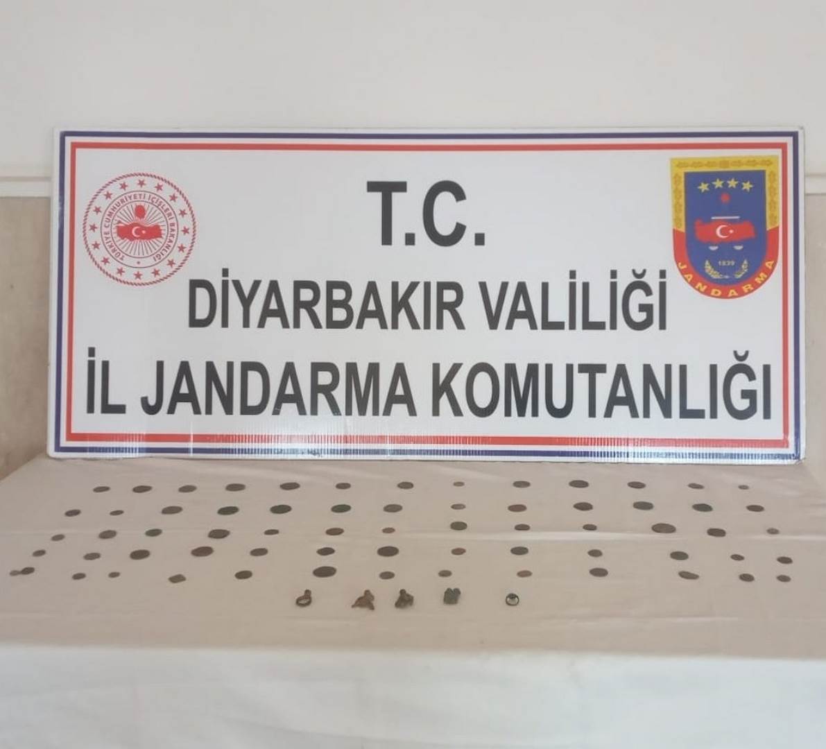 Tarihi eserleri satmaya çalışan şüpheliler suçüstü yakalandı