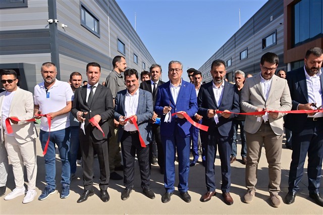 Vali Su: “İlimizde taş üstüne taş koyan her iş insanı için müteşekkiriz, onların hizmetindeyiz”