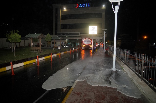 Cadde ve kaldırımlarda bayram temizliği