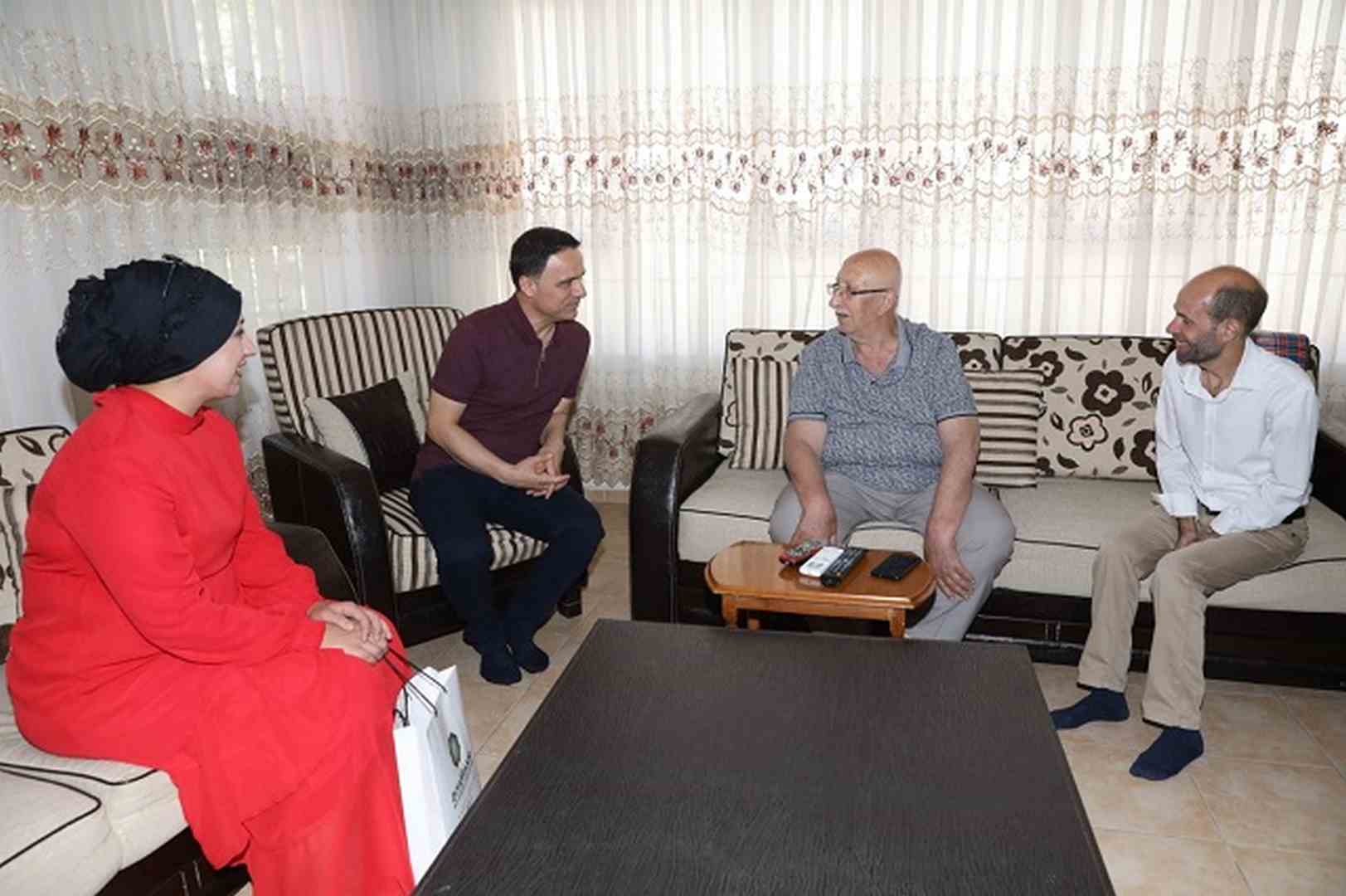 Ulu çınarlar bayramda unutulmadı