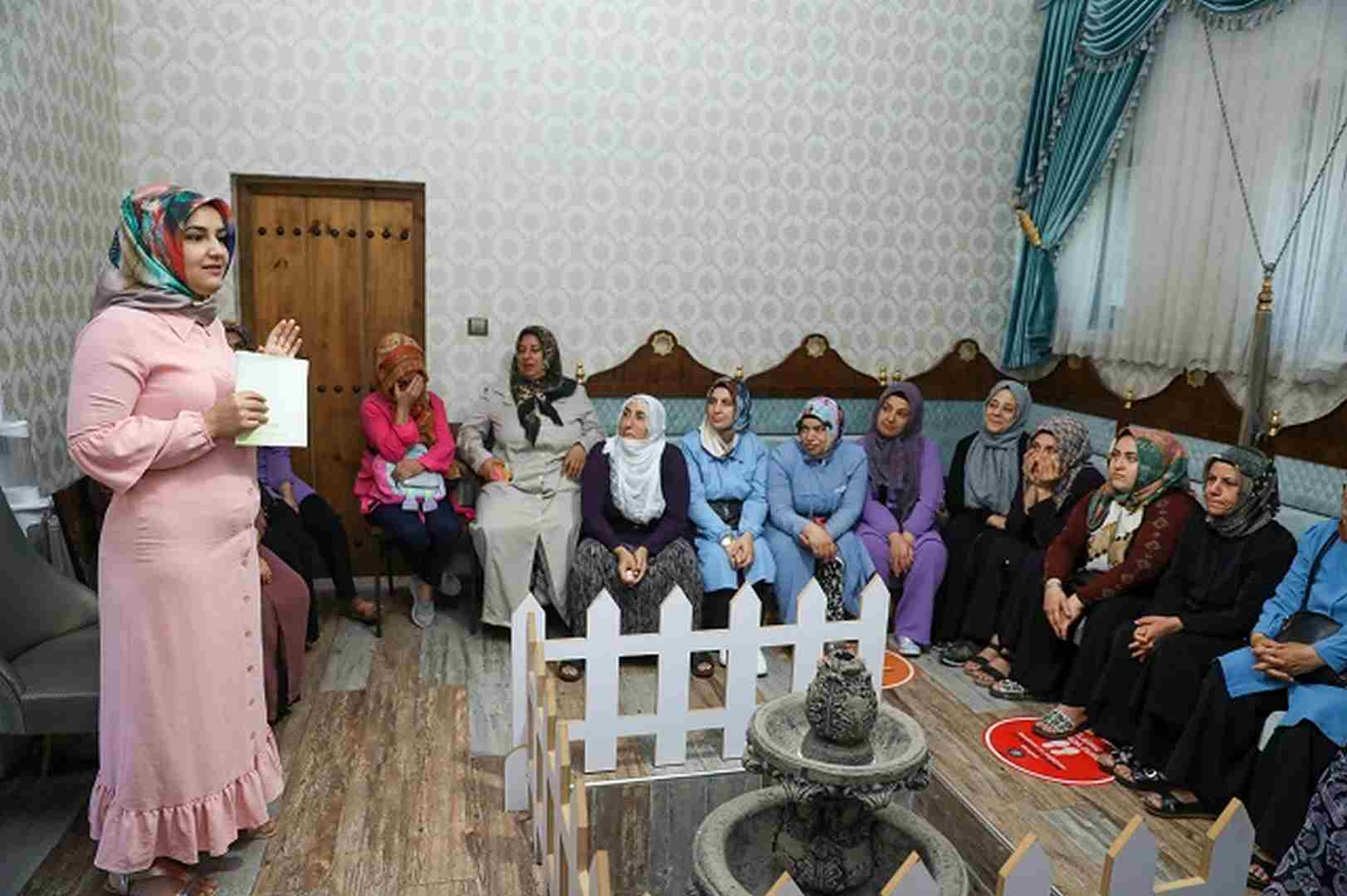 Yetim annelerine “Mutlu Aile” eğitimi