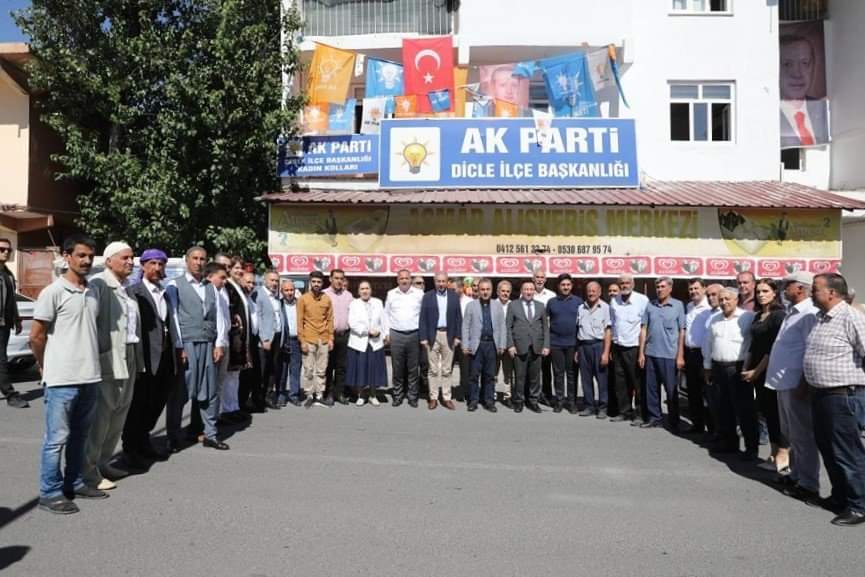 Eski Bakan Eker, İlçe ziyaretlerinin startını verdi