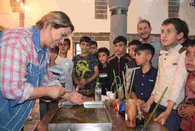 Bilgievi öğrencileri ebru atölyesine gezi düzenledi