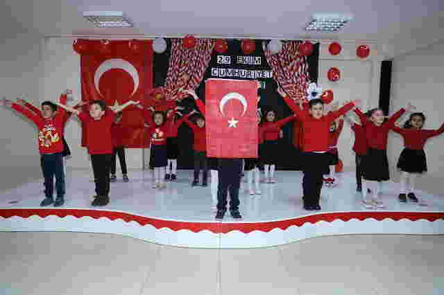 Minikler Cumhuriyet Bayramı’nı kutladı