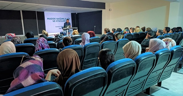 Kursiyerlere madde bağımlılığı semineri