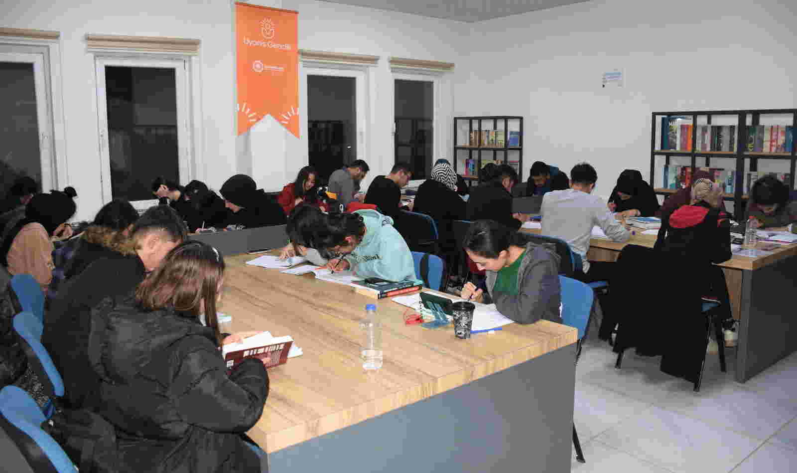 Akademi Liselerde akşam etütlerine yoğun ilgi