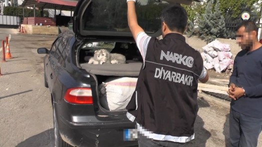 Diyarbakır’da düzenlenen 490 operasyonda çok sayıda uyuşturucu ve silah ele geçirildi