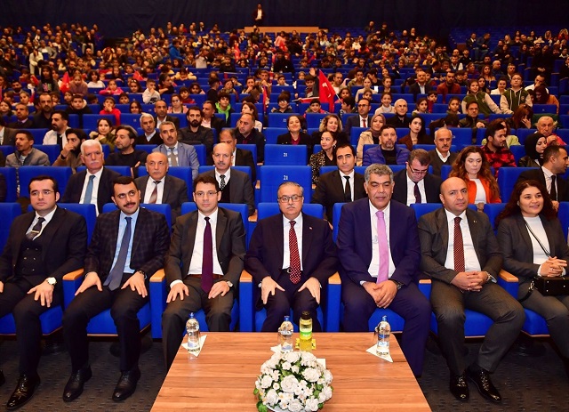 Diyarbakır’da Öğretmenler Günü Kutlandı